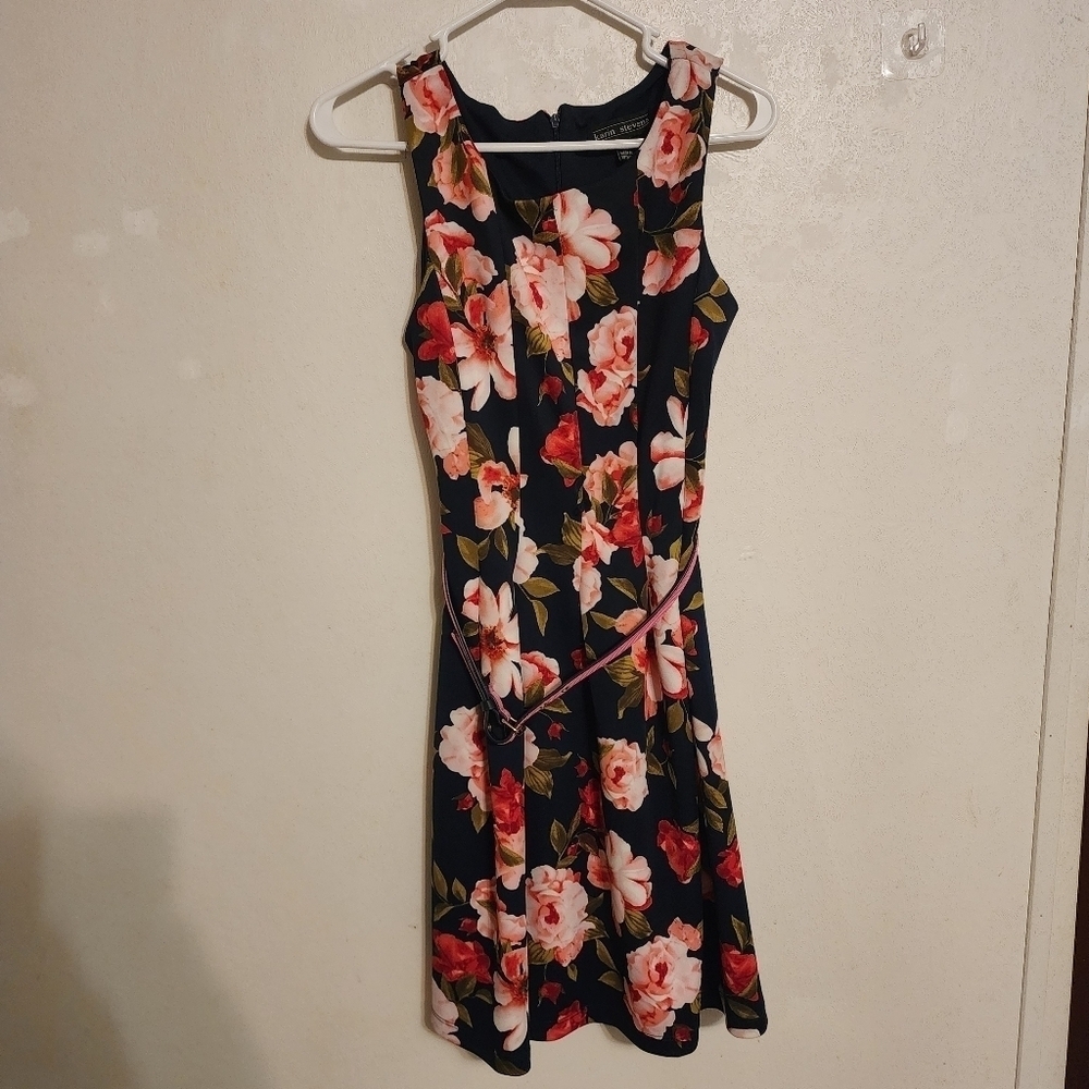 Karin Stevens Sleeveless Floral Dress Zip In Back Size 6 With Belt